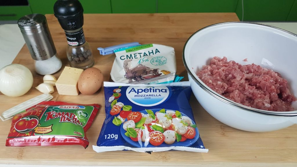 Тефтели с моцареллой и картофелем запеченные в духовке.